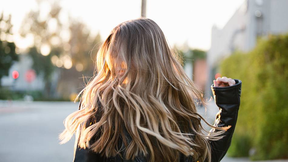 3 Coiffures Blondes Pour Marquer Les Esprits Et Faire Ressortir La Beaute Des Cheveux Blonds Garnier