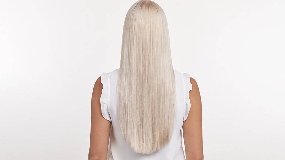 A La Recherche D Un Nouveau Blond Tendance Voici Comment Obtenir Des Cheveux Blond Polaire Depuis Chez Vous Garnier